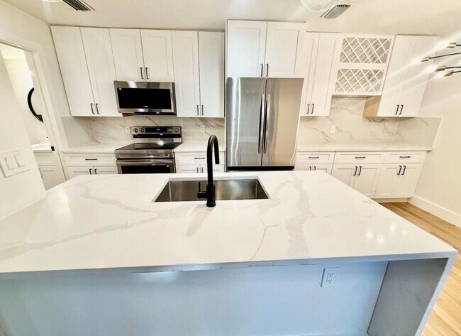 Foto del edificio - 3929 Buena Vista St