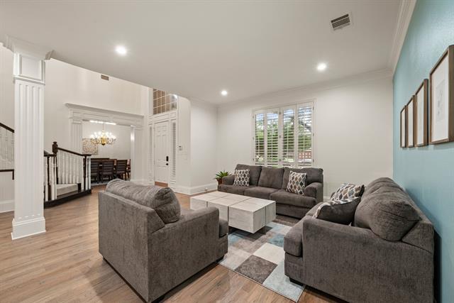 Foto del edificio - 5104 Lincolnshire Ct