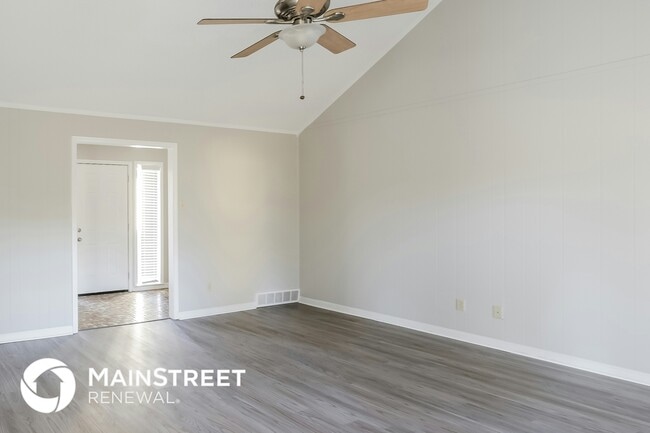 Building Photo - 4454 Westbury Dr
