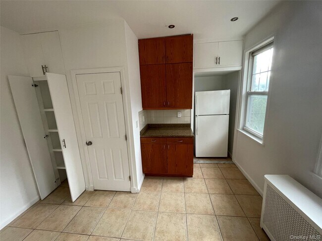 Building Photo - 26 Crotty Ave
