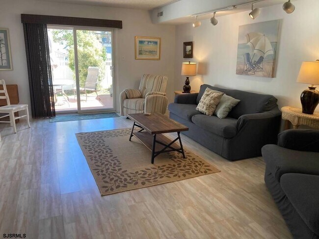 Foto del edificio - 241 3rd St S