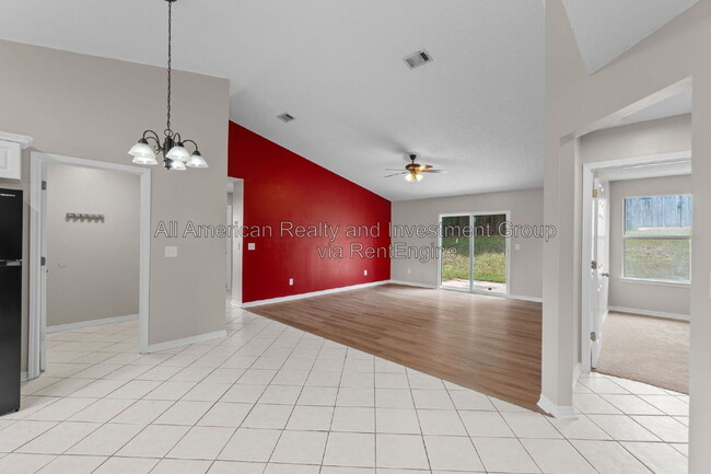 Building Photo - 216 Lustan Dr
