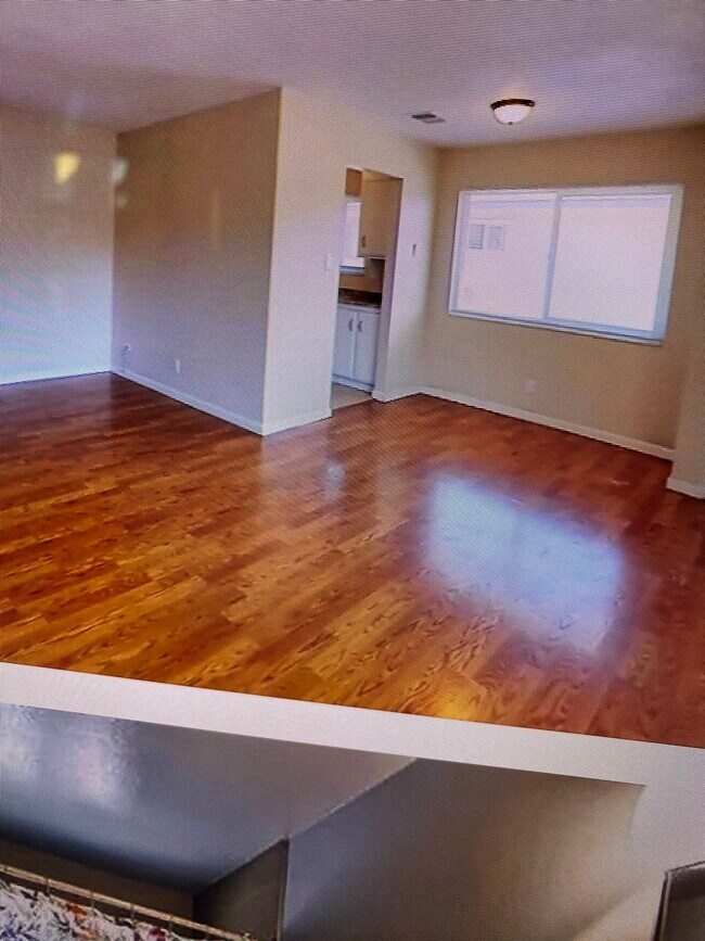 Foto del edificio - 2304 Peppertree Way