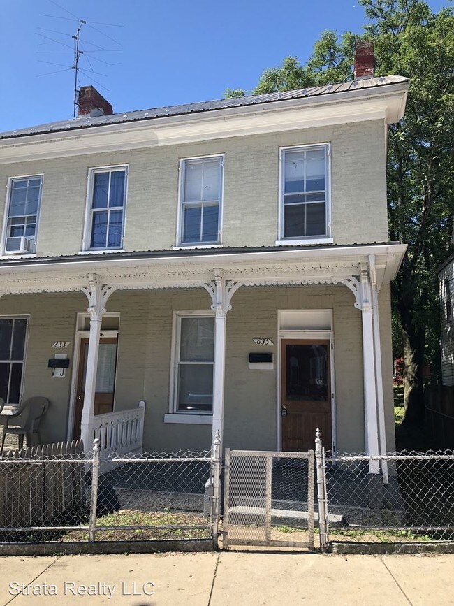 Foto del edificio - 635 W Washington St