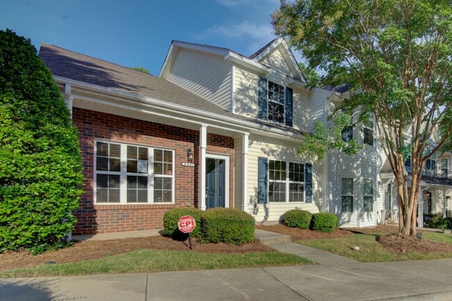 Quiet Retreat in Concord – Modern 3-Bed Co... - Quiet Retreat in Concord – Modern 3-Bed Co... House