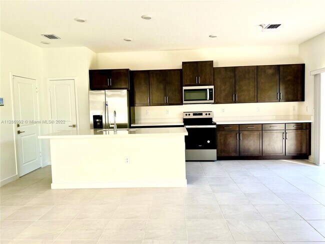 764 SE 19th St - 4