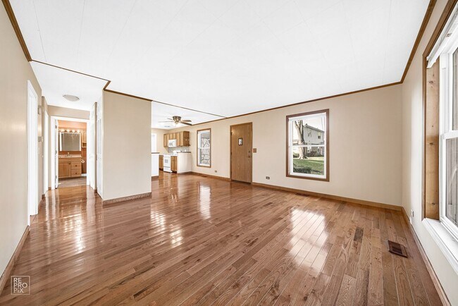 Foto del edificio - Beautiful End Unit Townhome with Garage!