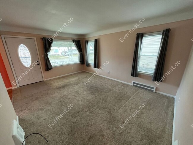 Foto del edificio - 13323 Walnut St