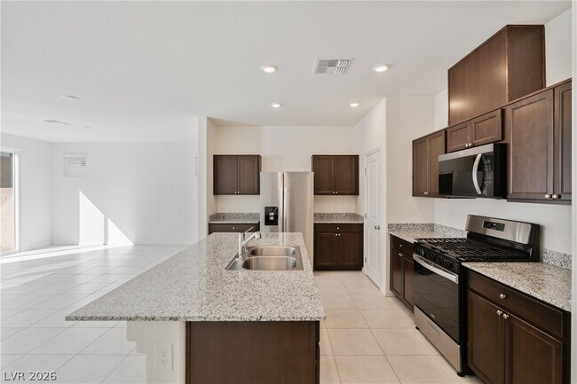Foto del edificio - 9079 Vesey Ave