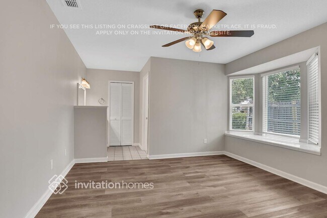 Foto del edificio - 2103 Churchill Downs Cir