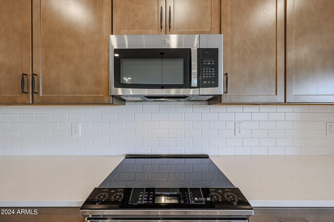 Building Photo - 7809 N 79th Ave
