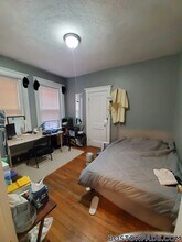 Building Photo - 463 Park Dr