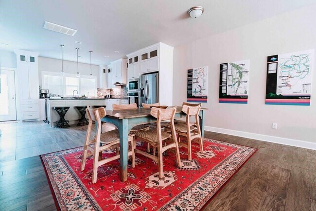 Foto del edificio - 406 NW Retreat Ln