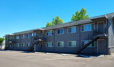 Building Photo - 810 18th Ave SW