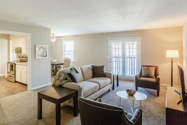 Spacious living areas in all floorplans. - Western Hills Apartments