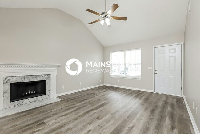 Building Photo - 3 Bedroom Pet-Friendly Home in LA VERGNE, ...