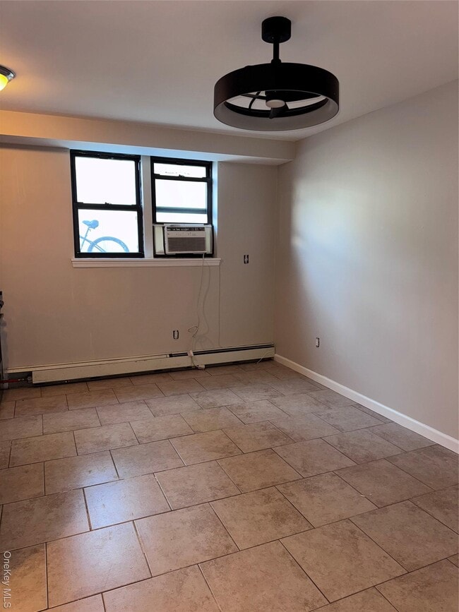 Foto del edificio - 65 W Broadway