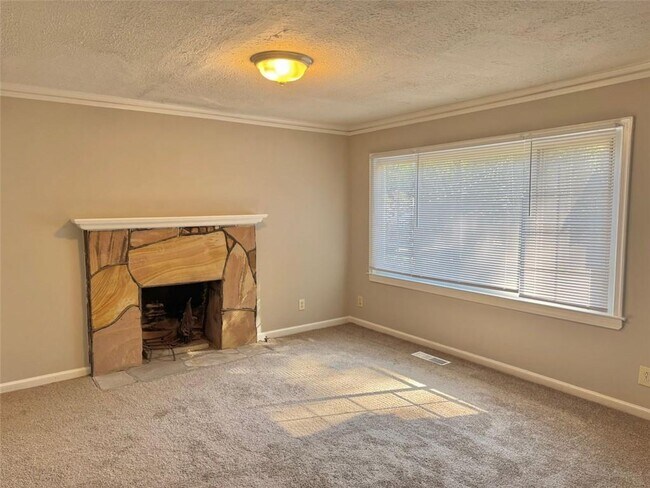 Foto del edificio - 1589 Pinehurst Dr SW