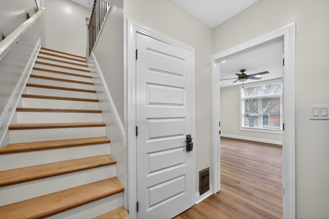 Foto del edificio - 305 W Exchange St