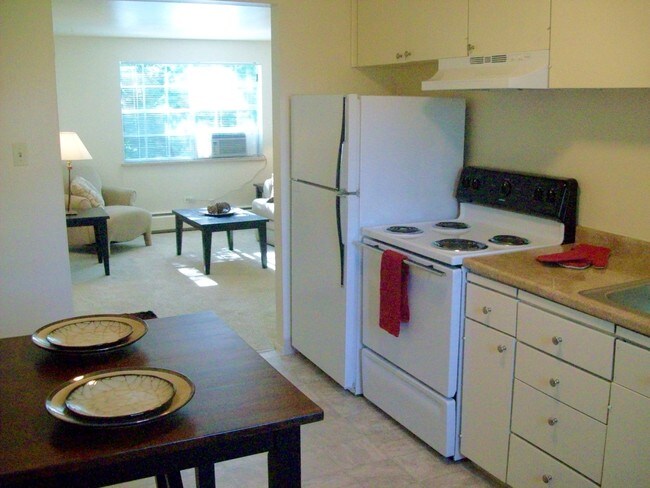 Cocina - 2351 S Locust St