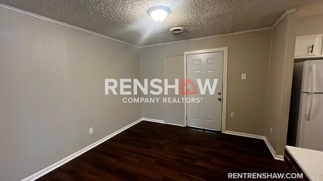 Building Photo - 4070 Kerwin Dr