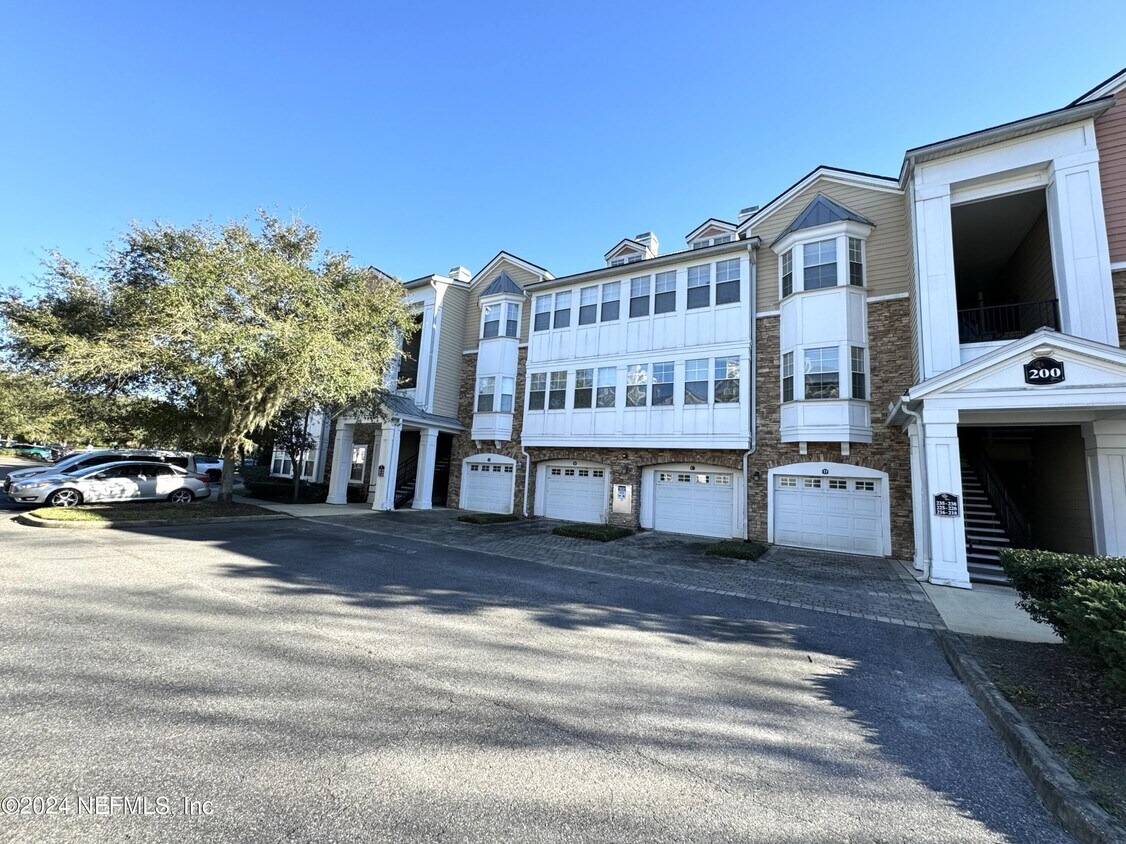 Primary Photo - 8550 Touchton Rd