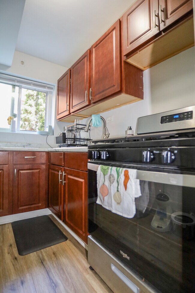 Foto del edificio - 6721 N Hermitage Ave