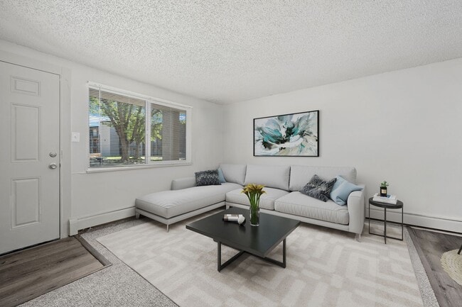 Interior Photo - Oasis at Belmont - Beautiful Renovated Apa...