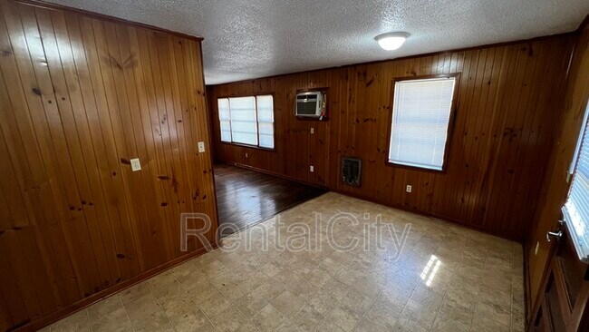 Building Photo - 179 Navy Dr