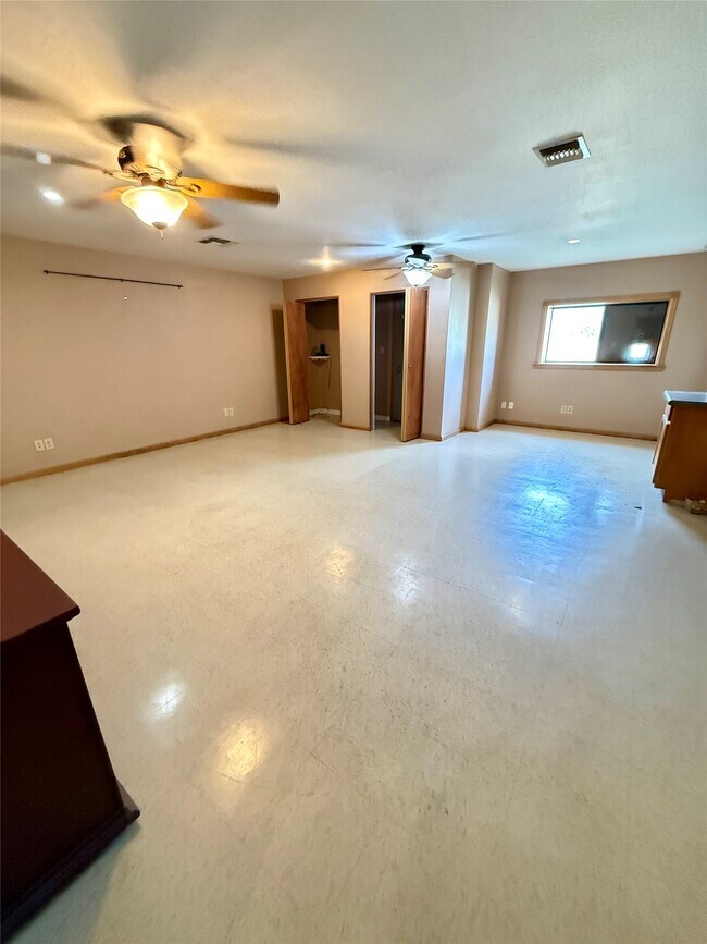 Foto del edificio - 5911 Farm to Market Rd 1459