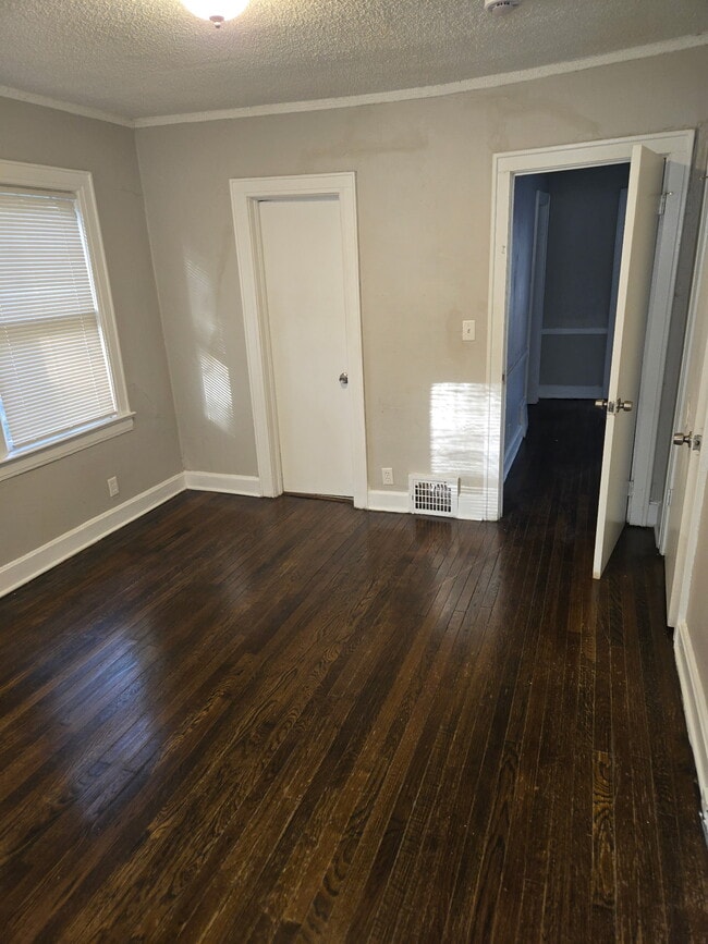 Building Photo - 5529 Michigan Ave