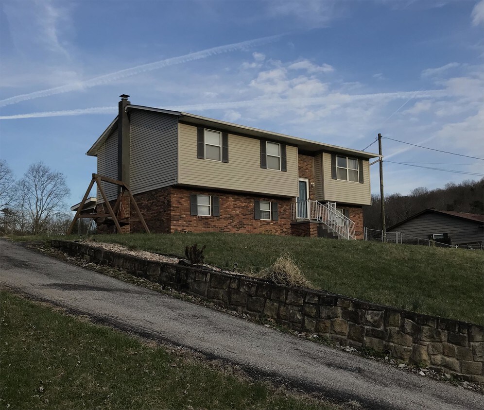 132 Corky Dr, Poca, WV 25159 House Rental in Poca, WV