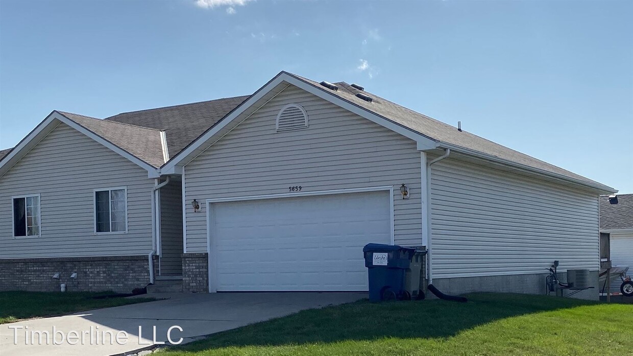 Primary Photo - 5655 N 21st St