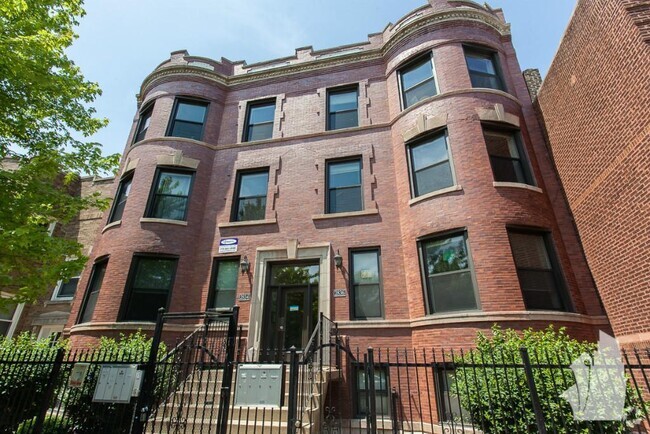 Building Photo - 2834 N Albany Ave