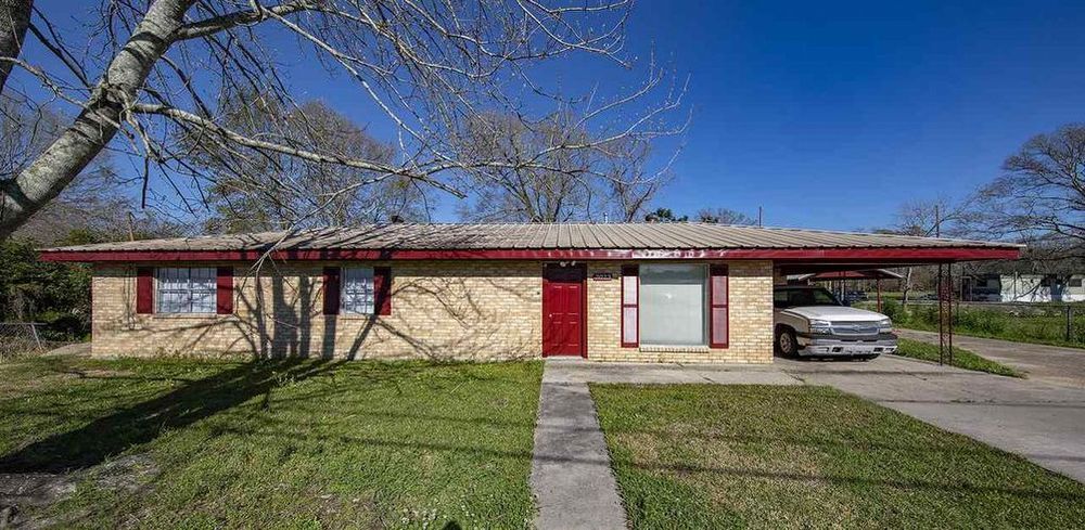 Foto principal - 3023 West Main Street