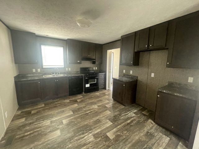 Primary Photo - 28 Bel-Aire Dr