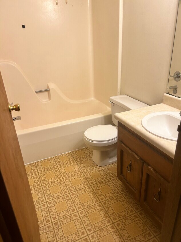 Foto del edificio - 204 Crestview Dr