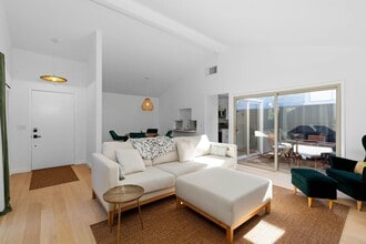 Building Photo - 1188 Walnut St