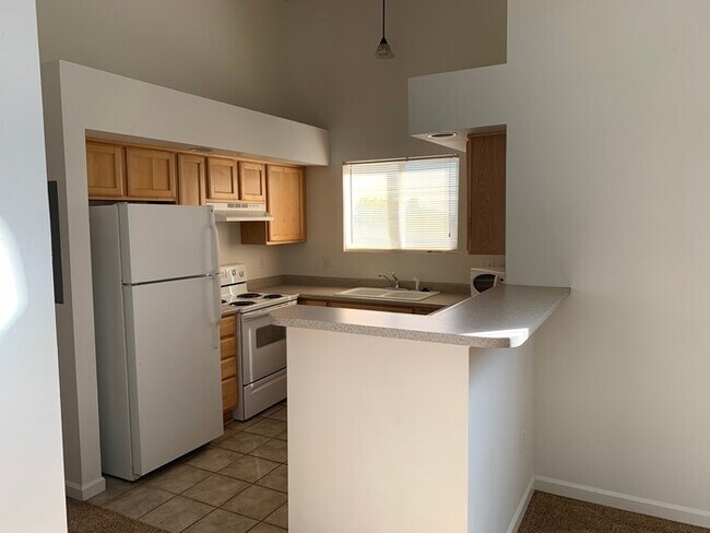 Building Photo - 2 Bed 2 Bath Condo