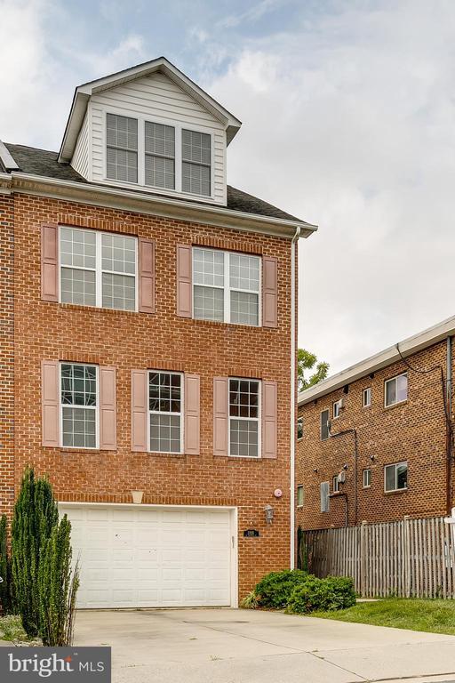 Primary Photo - 2026 N Culpeper St