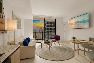 Building Photo - 601 NE 1st Ave