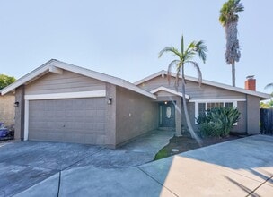 Building Photo - 11370 Travis Pl