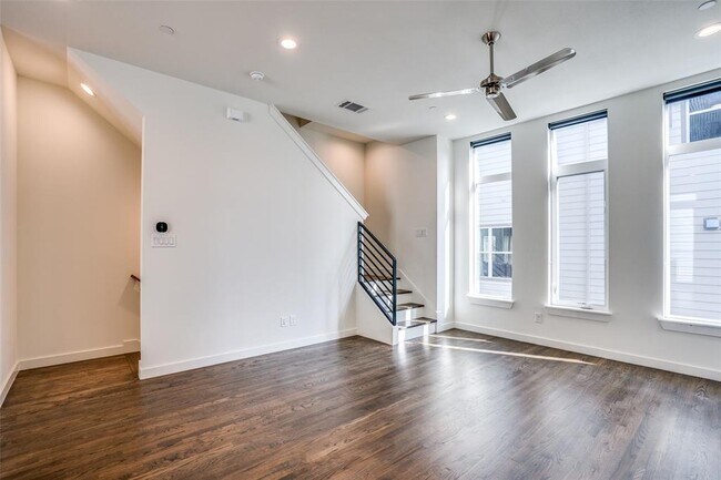 Foto del edificio - 2170 Bennett Ave
