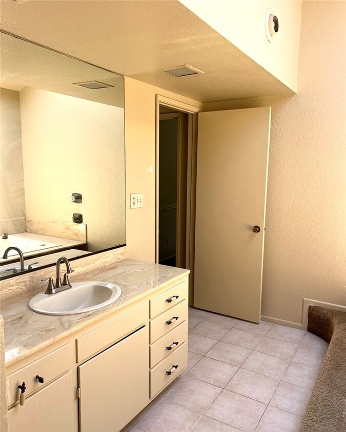 Foto del edificio - 5124 Cathann St