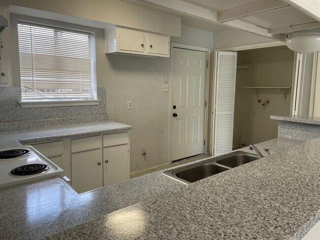 Building Photo - 9200 W Bellfort Ave