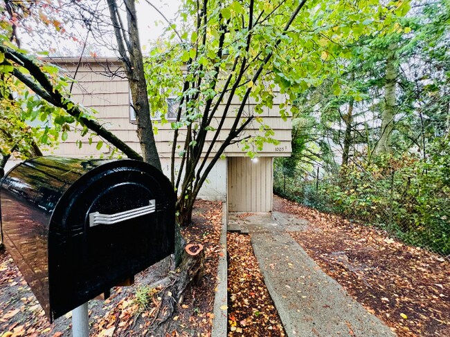 Foto del edificio - 1005 Bloyd St