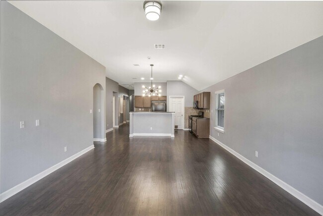Foto del edificio - 15006 Parrish Ln