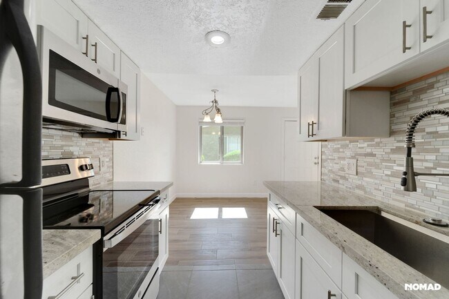 Foto del edificio - Charming 2BR Condo in Phoenix