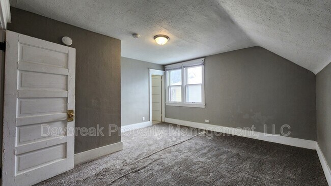 Foto del edificio - 1228 10th St N