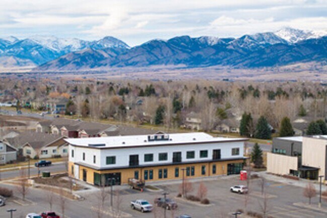 Building Photo - Luxury Condo